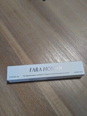Fara Homidi Lip Liner